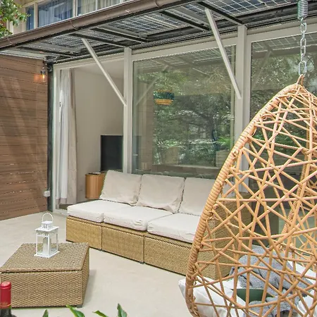King-Size Bed With Terrace And Air Conditioning!